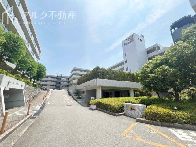 3LDK apartment in Nishinomiya, Hyogo - Photo 1