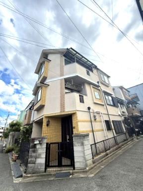 5LDK house in Higashiosaka, Osaka - Photo 1
