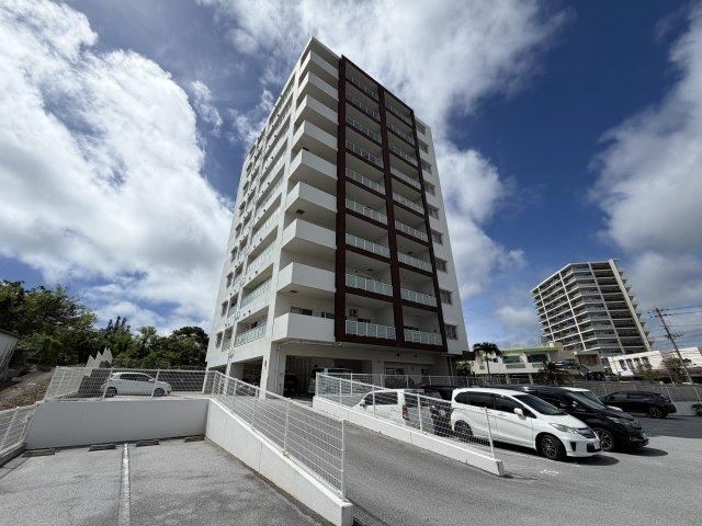 2LDK apartment in Okinawa, Okinawa - Photo 1