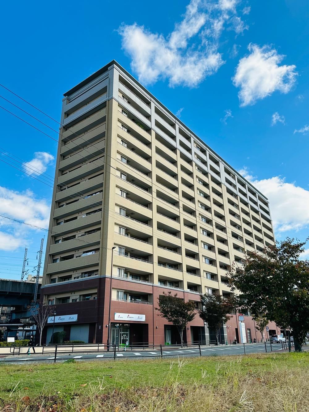 4LDK apartment in Hakata Ward, Fukuoka - Photo 1