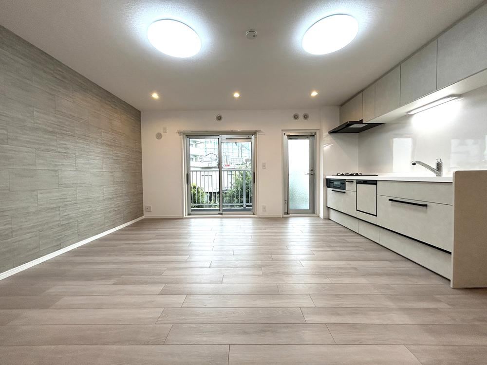 2LDK apartment in Hachioji, Tokyo - Photo 1