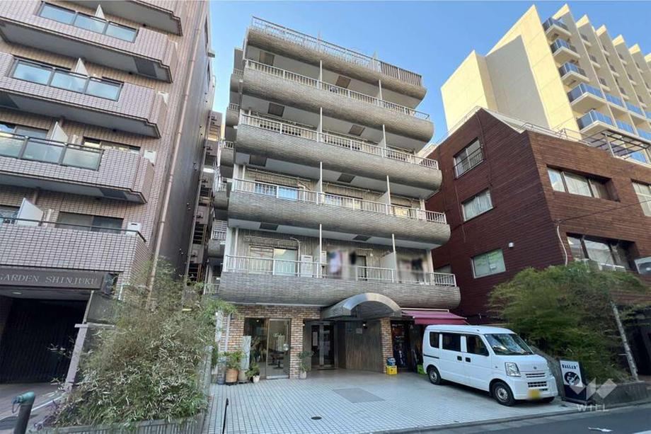 1LDK apartment in Shinjuku Ward, Tokyo - Photo 1