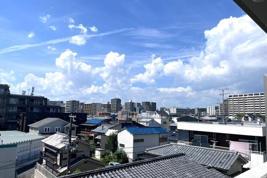 3LDK apartment in Suita, Osaka - Photo 1