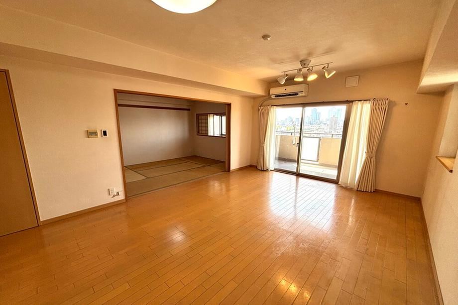 4LDK apartment in Nishi Ward, Nagoya, Aichi - Photo 1