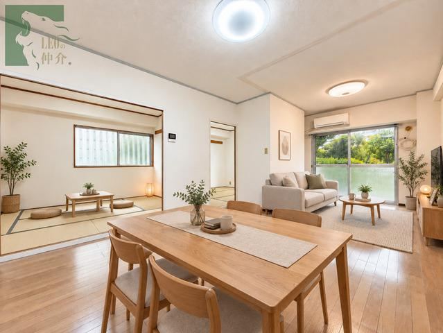 3LDK apartment in Urayasu, Chiba - Photo 1