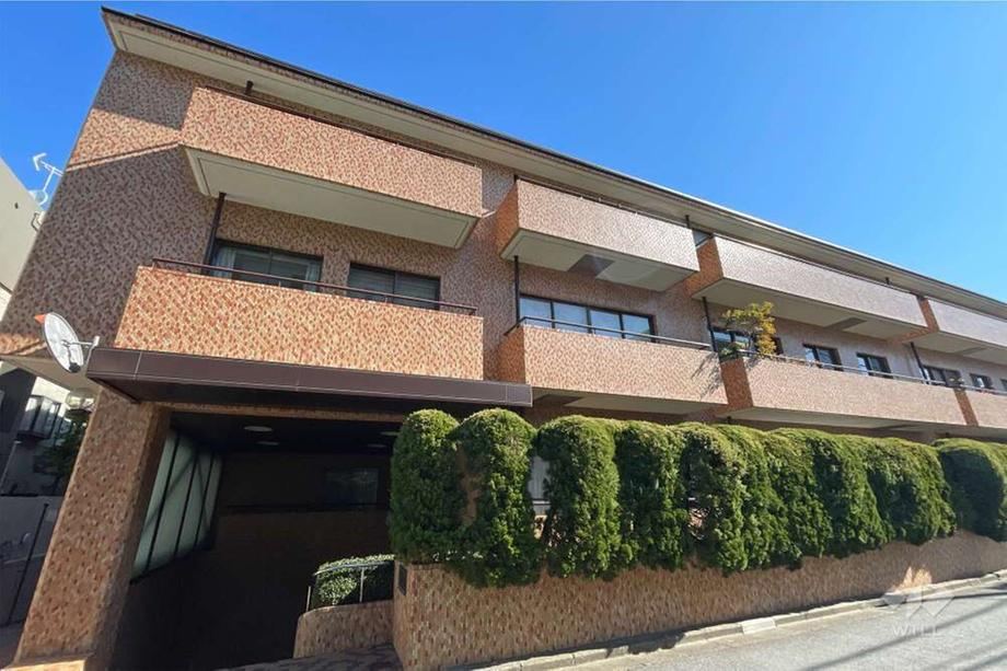 3LDK+S apartment in Minato Ward, Tokyo - Photo 1