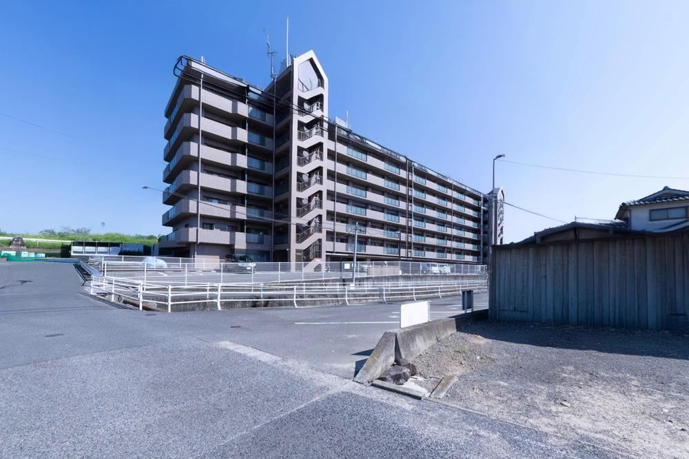 3LDK apartment in Kita Ward, Okayama - Photo 1
