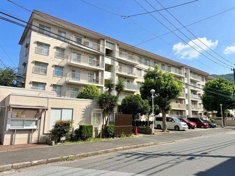 4LDK apartment in Sakura, Chiba - Photo 1