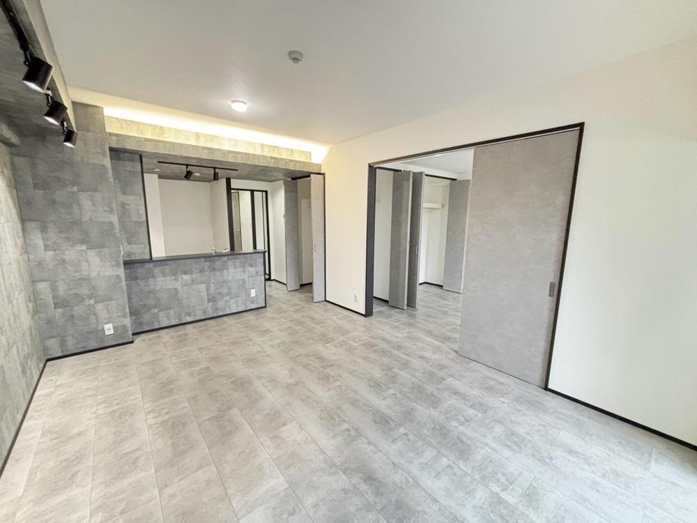 3LDK apartment in Kita Ward, Sakai, Osaka - Photo 1