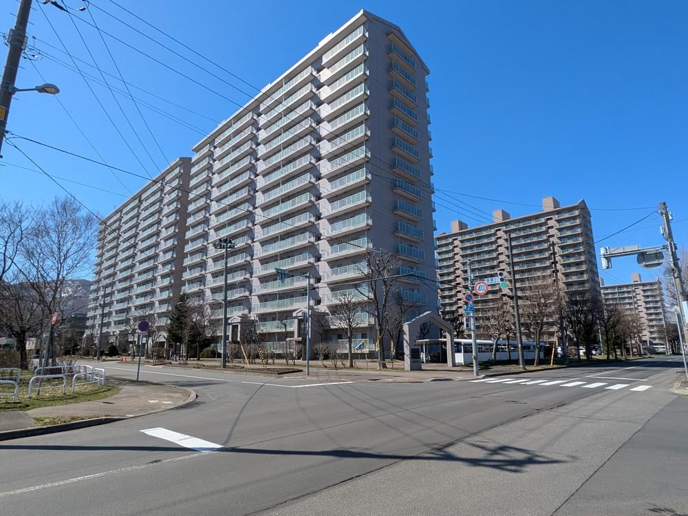 4LDK apartment in Teine Ward, Sapporo, Hokkaido - Photo 1