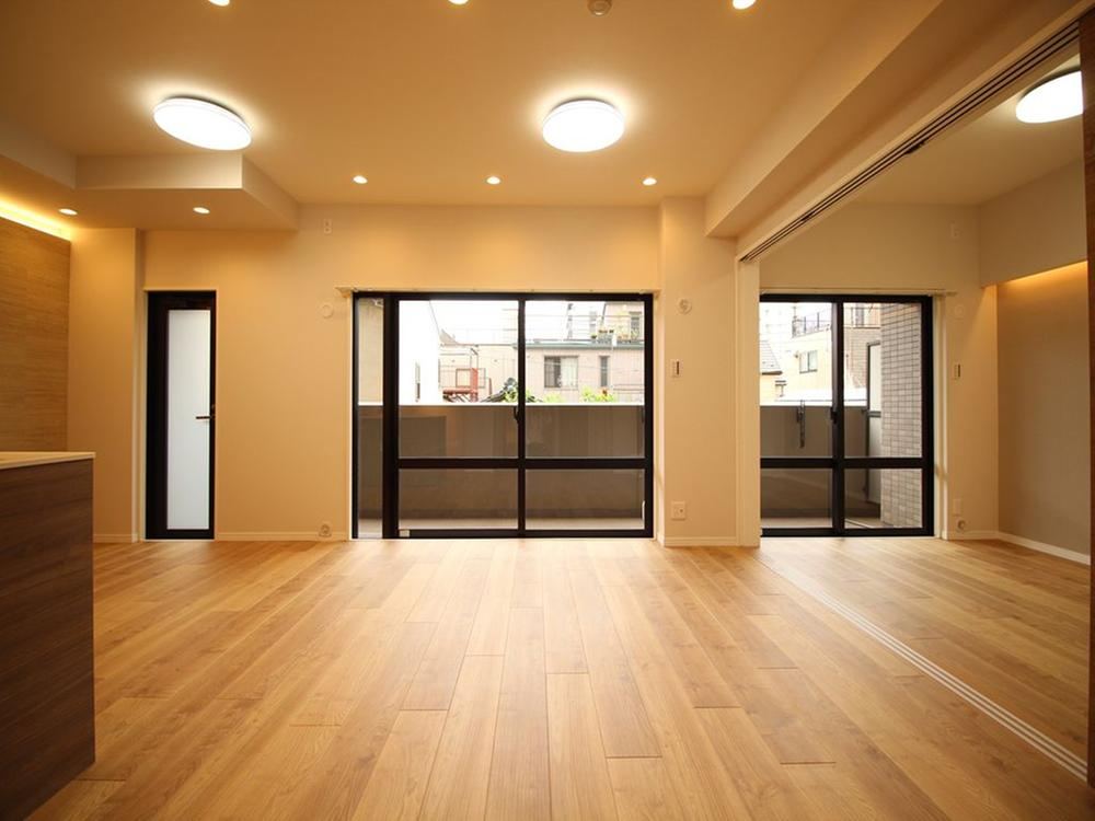 3LDK+S apartment in Koto Ward, Tokyo - Photo 1
