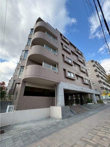 3LDK apartment in Suma Ward, Kobe, Hyogo - Photo 1