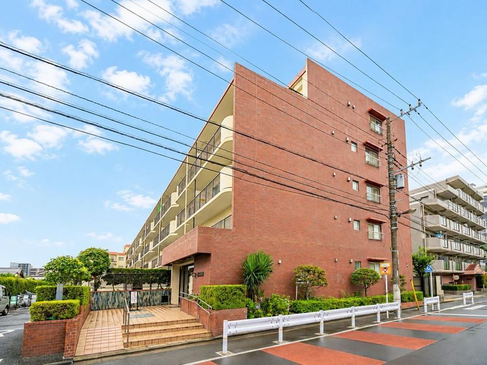 2LDK apartment in Koto Ward, Tokyo - Photo 1