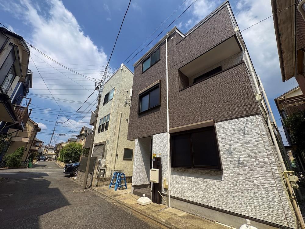 3LDK house in Adachi Ward, Tokyo - Photo 1
