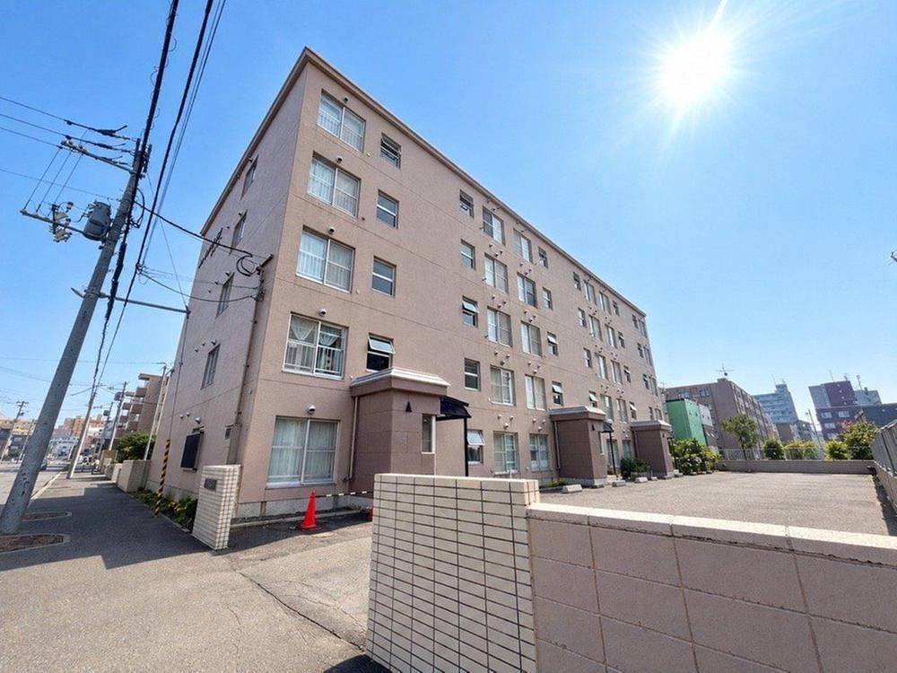 3LDK apartment in Shiroishi Ward, Sapporo, Hokkaido - Photo 1
