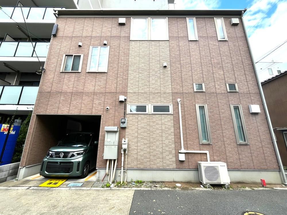 2LDK house in Sumida Ward, Tokyo - Photo 1