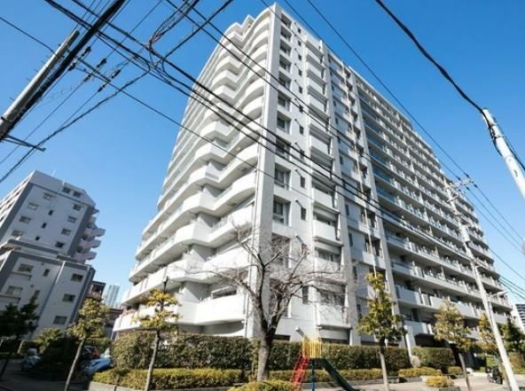 3LDK apartment in Shinagawa Ward, Tokyo - Photo 1