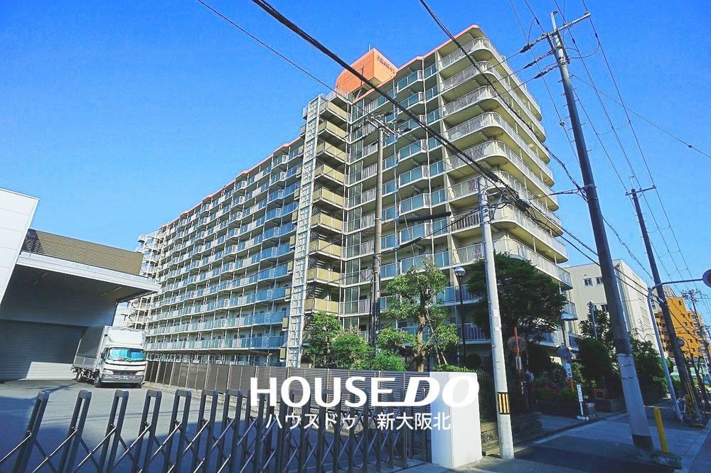 3LDK apartment in Yodogawa Ward, Osaka - Photo 1