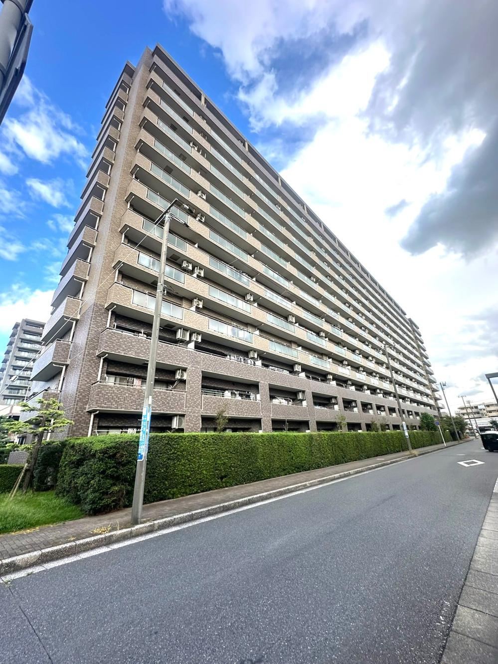 3LDK apartment in Ichikawa, Chiba - Photo 1