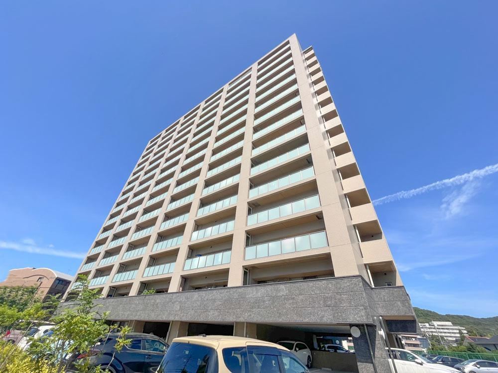 3LDK apartment in Kita Ward, Okayama - Photo 1