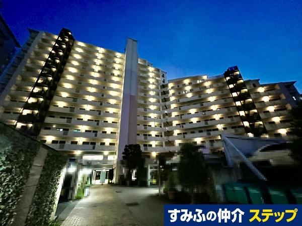3LDK apartment in Nishinomiya, Hyogo - Photo 1