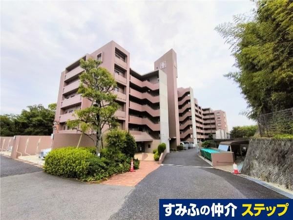 3LDK apartment in Nishinomiya, Hyogo - Photo 1