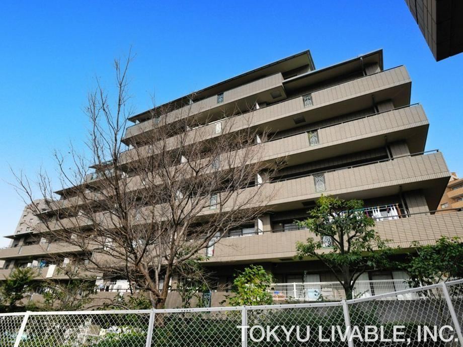 2LDK apartment in Suita, Osaka - Photo 1