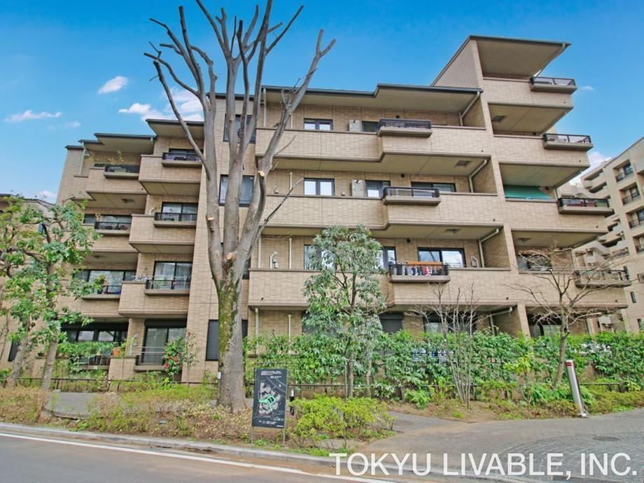 3LDK apartment in Chofu, Tokyo - Photo 1