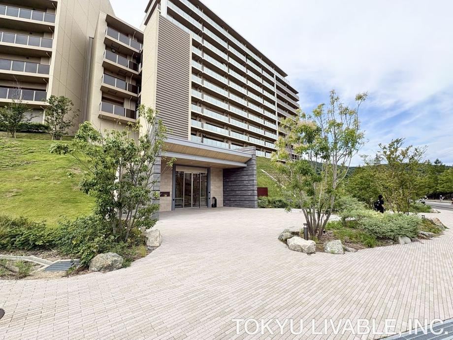 3LDK apartment in Mino, Osaka - Photo 1