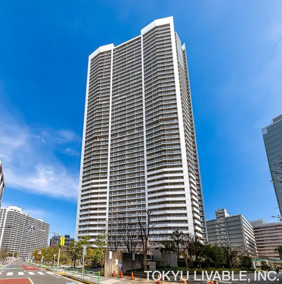 1LDK+S apartment in Minato Ward, Tokyo - Photo 1