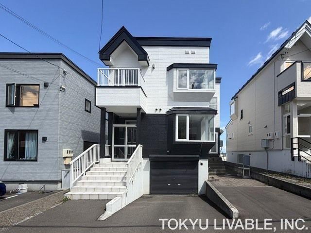 4LDK house in Teine Ward, Sapporo, Hokkaido - Photo 1