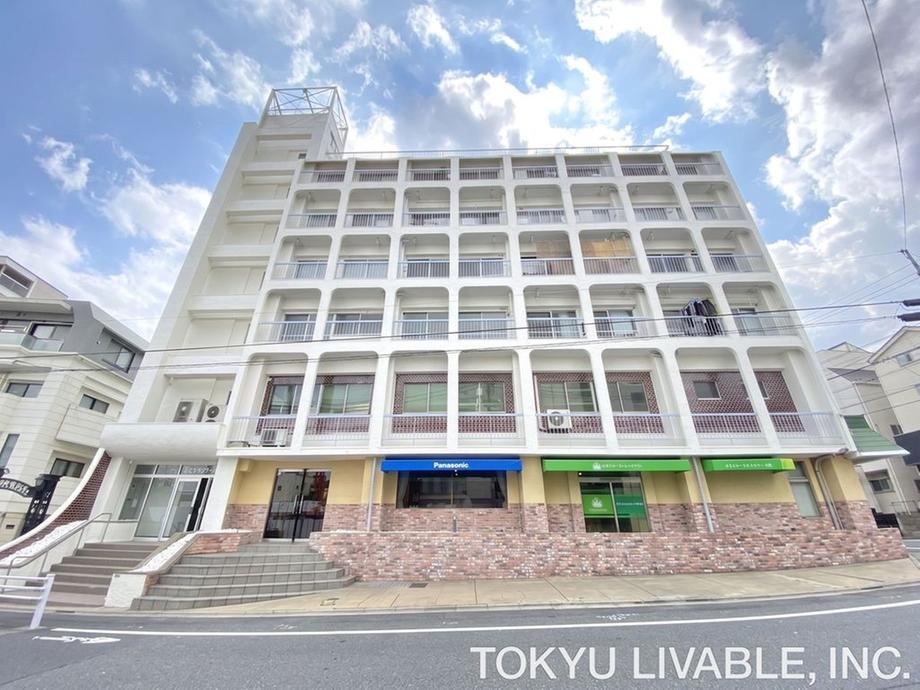 1LDK apartment in Meguro Ward, Tokyo - Photo 1