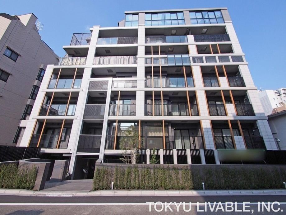 1LDK+S apartment in Shinjuku Ward, Tokyo - Photo 1