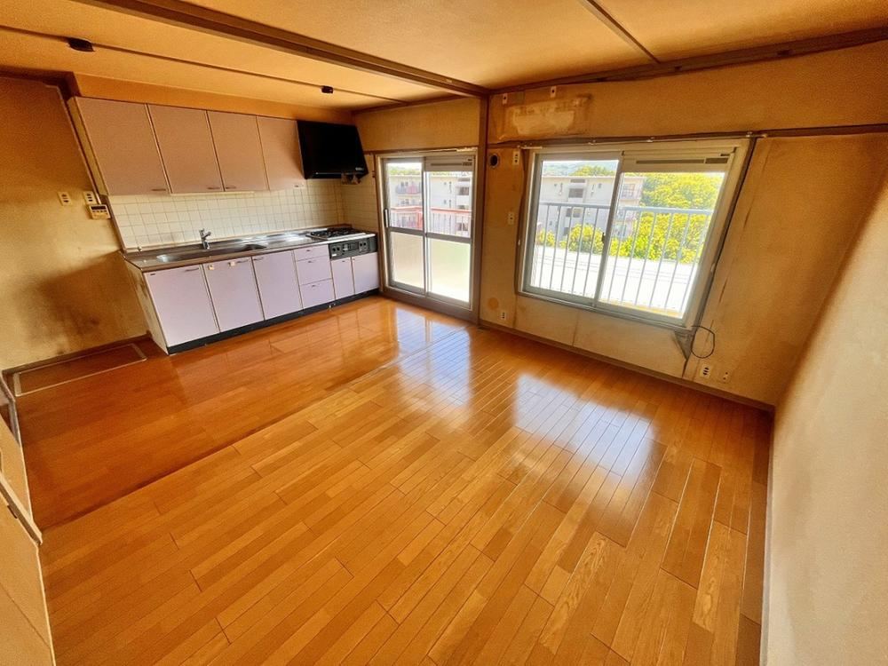 2LDK apartment in Hadano, Kanagawa - Photo 1