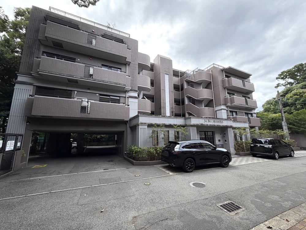 2LDK apartment in Chuo Ward, Fukuoka - Photo 1
