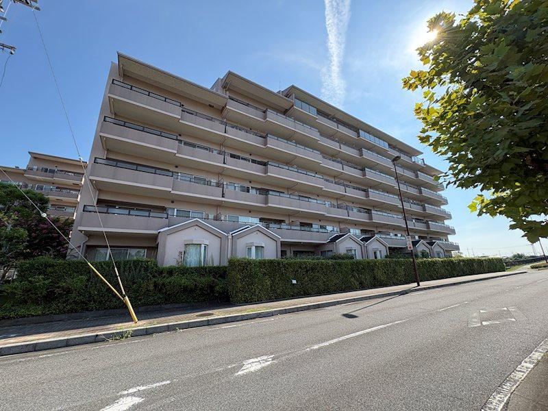 4LDK apartment in Otsu, Shiga - Photo 1