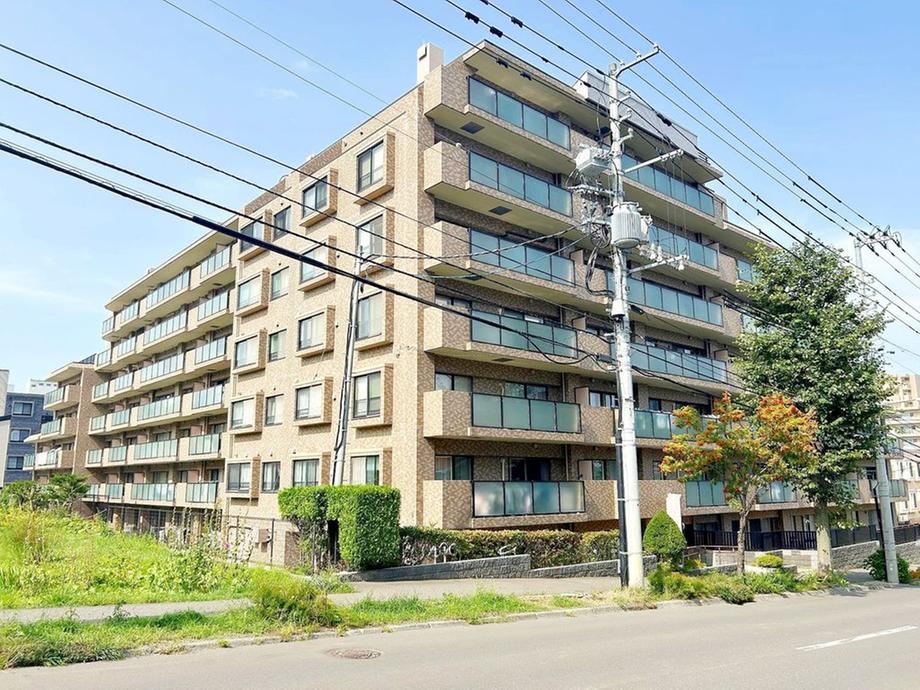 3LDK apartment in Chuo Ward, Sapporo, Hokkaido - Photo 1