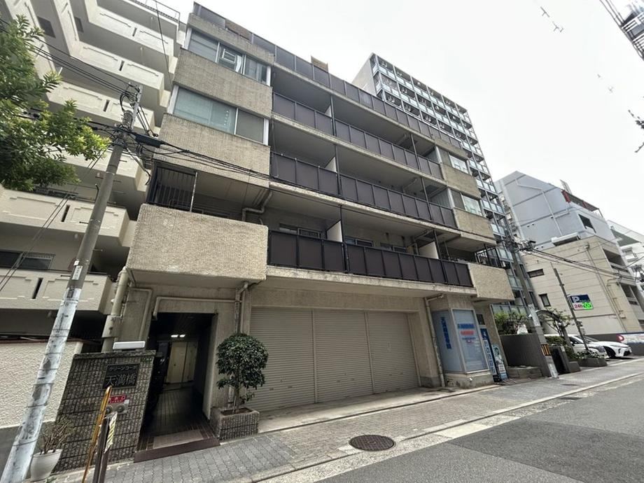 2LDK apartment in Kita Ward, Osaka - Photo 1