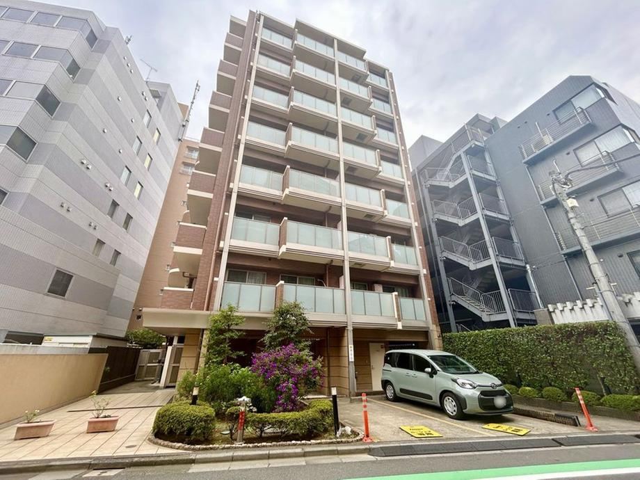 2LDK apartment in Meguro Ward, Tokyo - Photo 1