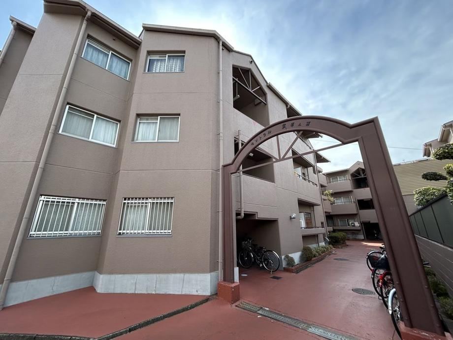 4LDK apartment in Amagasaki, Hyogo - Photo 1