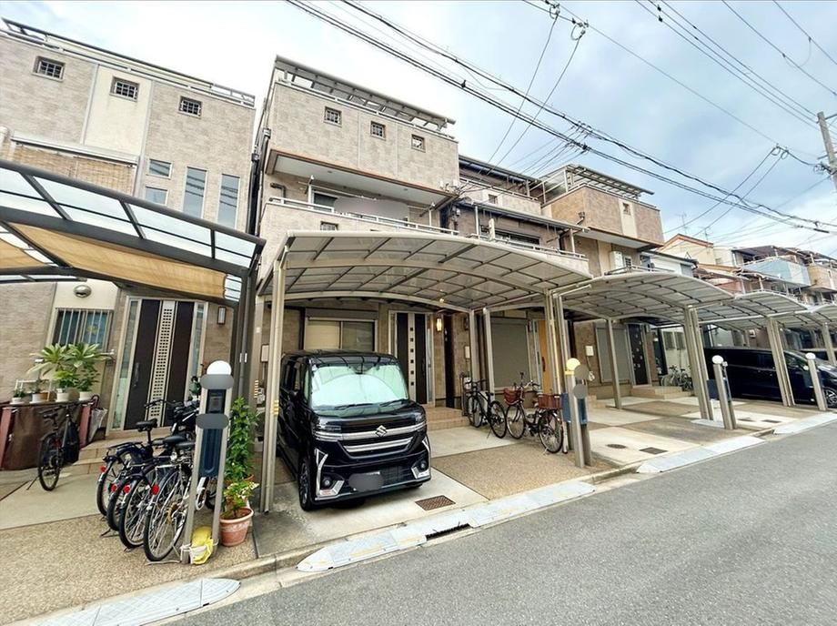 4LDK house in Higashiosaka, Osaka - Photo 1