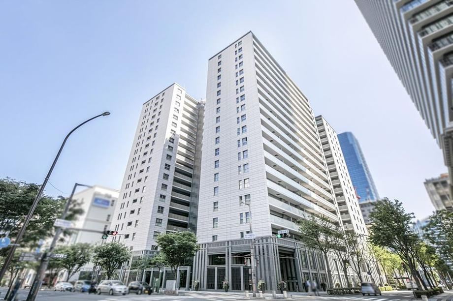 4LDK apartment in Chuo Ward, Kobe, Hyogo - Photo 1
