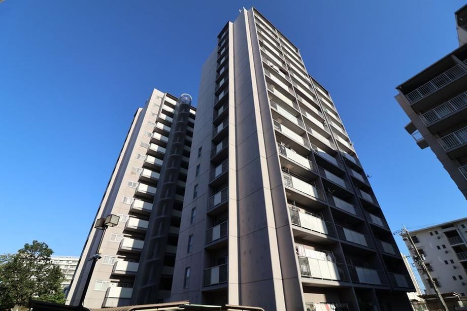 2LDK+S apartment in Konohana Ward, Osaka - Photo 1