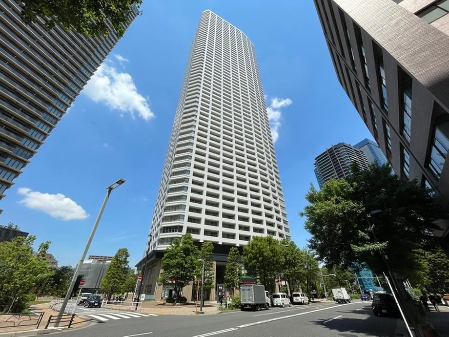 2LDK apartment in Shinjuku Ward, Tokyo - Photo 1