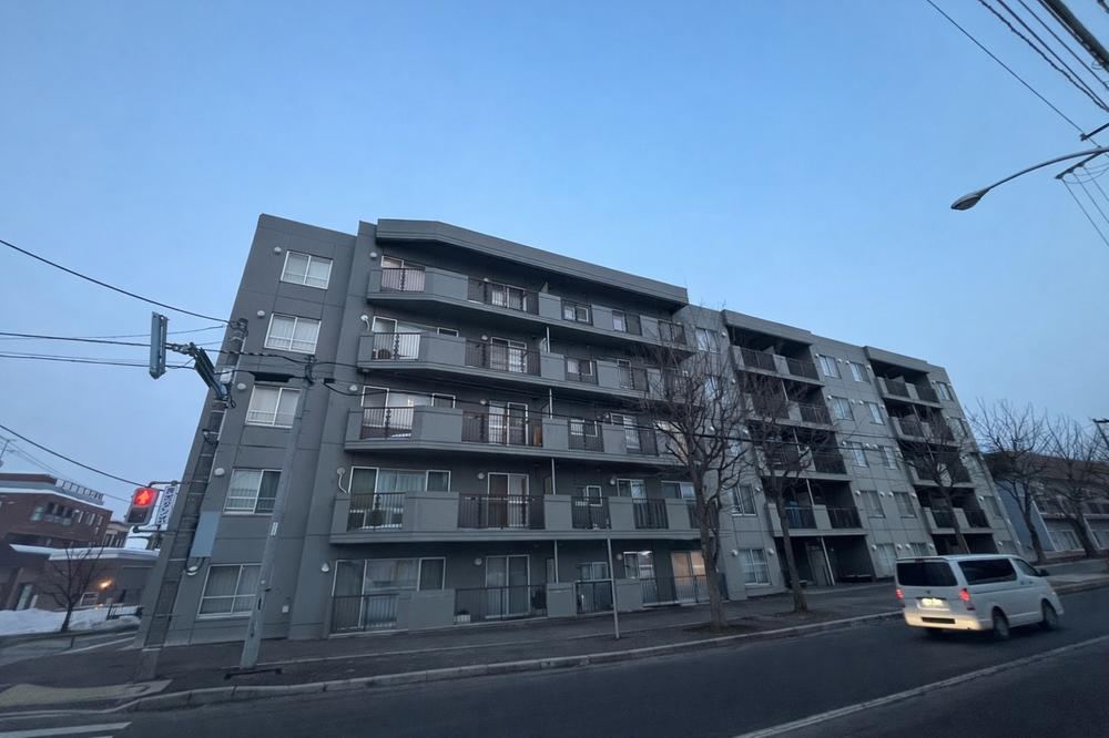 3LDK apartment in Toyohira Ward, Sapporo, Hokkaido - Photo 1
