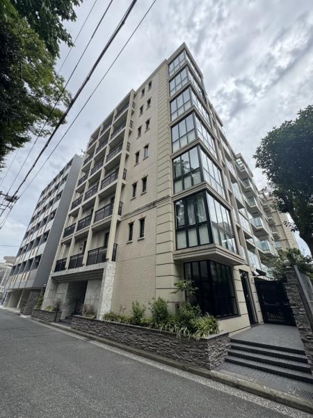 3LDK apartment in Nishi Ward, Yokohama, Kanagawa - Photo 1