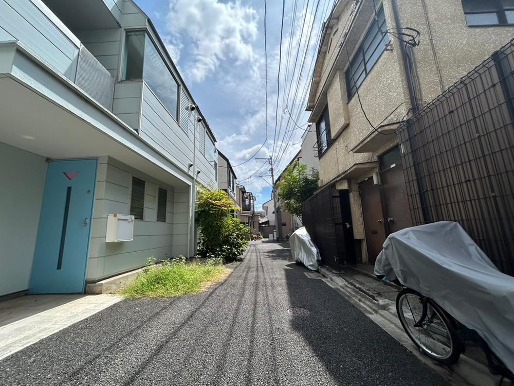 82 m² land in Shinjuku Ward, Tokyo - Photo 1