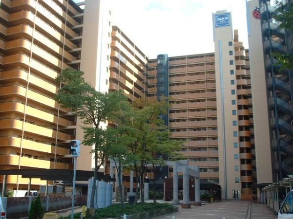 3LDK apartment in Neyagawa, Osaka - Photo 1