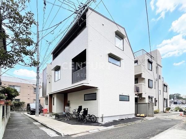 3LDK house in Meguro Ward, Tokyo - Photo 1