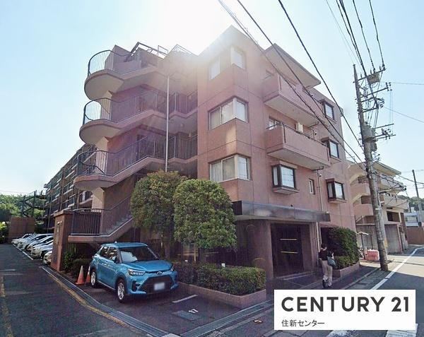 4LDK apartment in Chofu, Tokyo - Photo 1